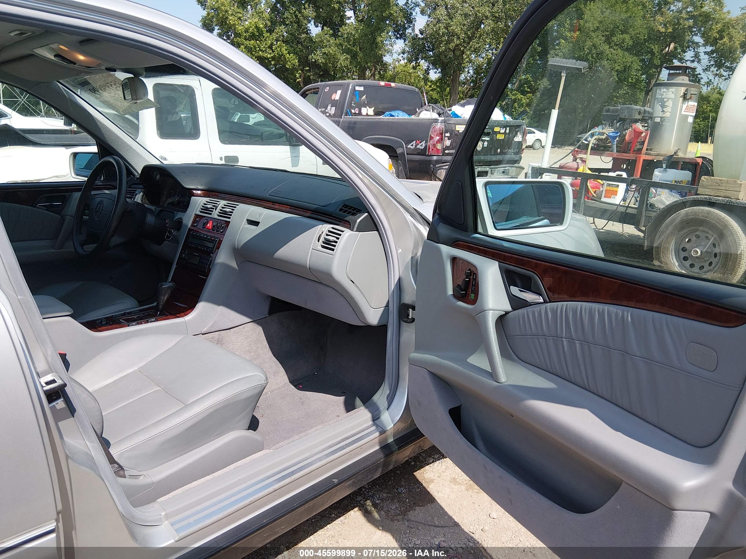 1999 MERCEDES-BENZ E 320 E320W 4-Matic
