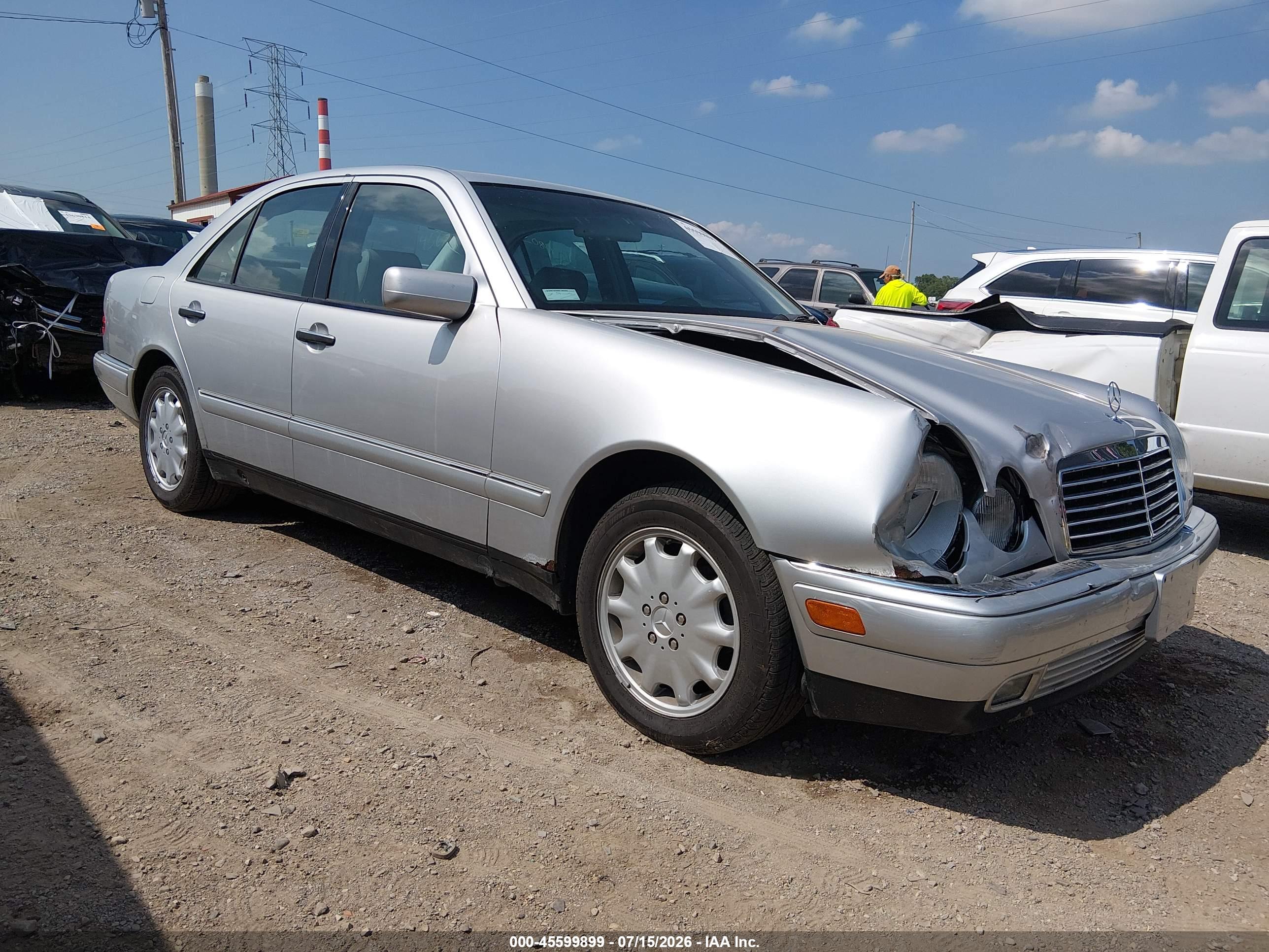 1999 MERCEDES-BENZ E 320 E320W 4-Matic