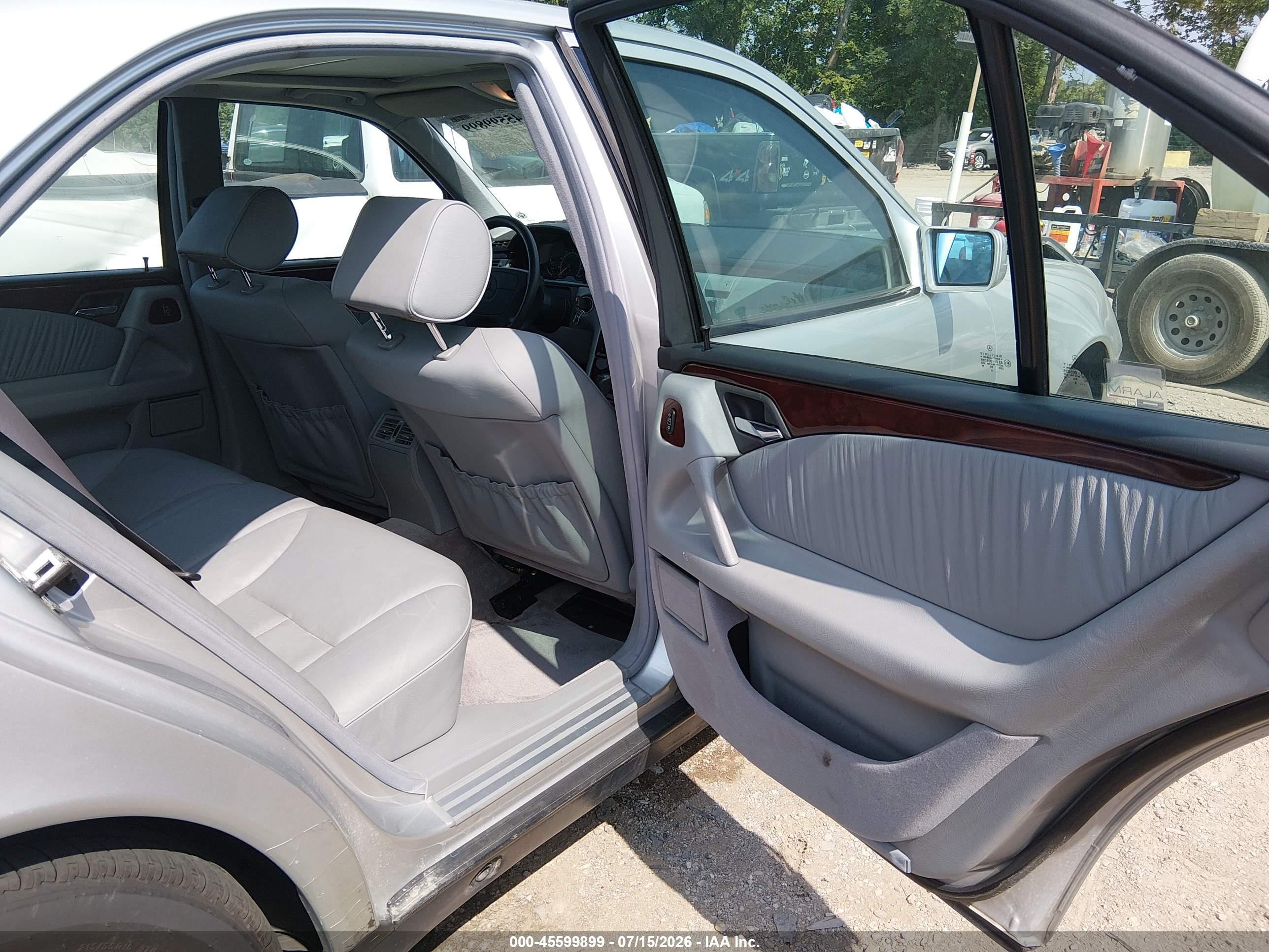 1999 MERCEDES-BENZ E 320 E320W 4-Matic