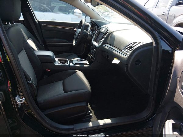 2022 CHRYSLER 300 TOURING — I5