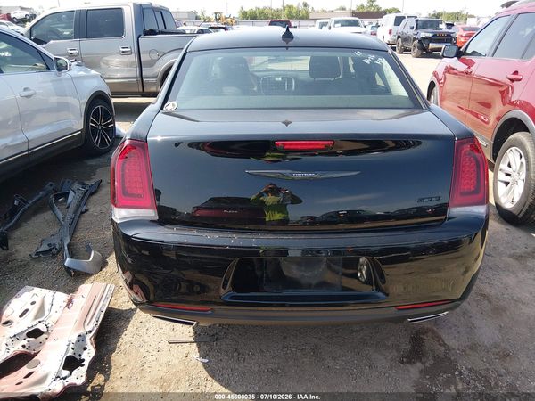 2022 CHRYSLER 300 TOURING — I119