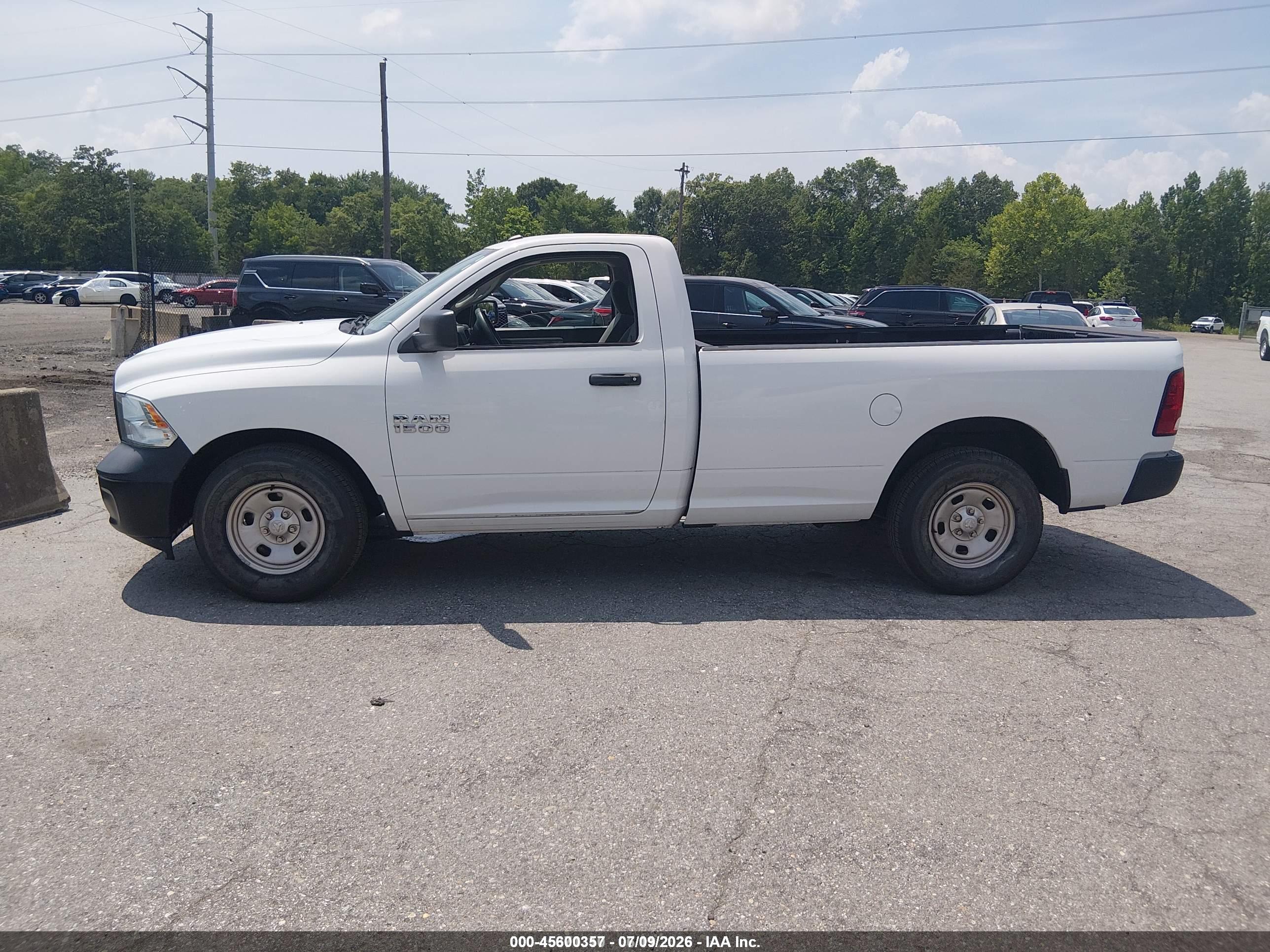 2017 RAM 1500 TRADESMAN  4X2 8' BOX