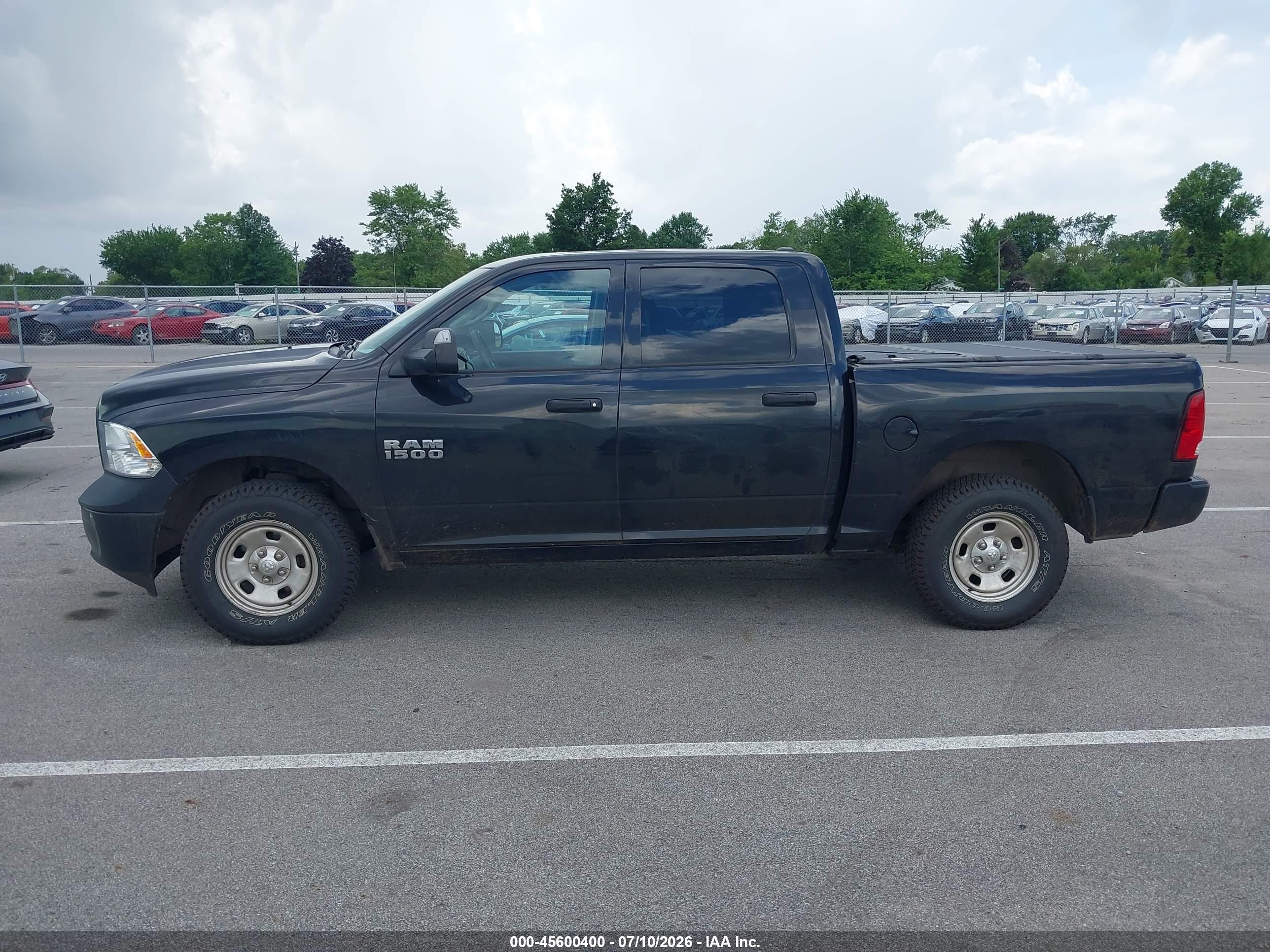 2017 RAM 1500 TRADESMAN  4X4 5'7 BOX