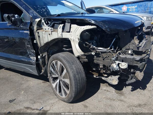 2023 VOLKSWAGEN TAOS 1.5T SE — I6