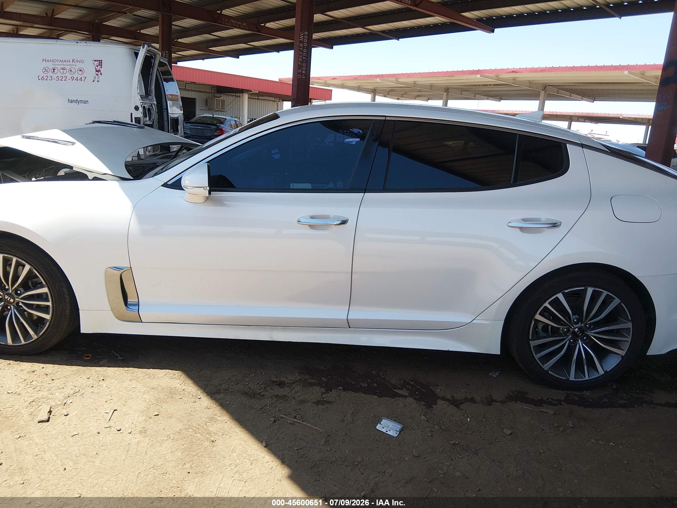 2019 KIA STINGER Base