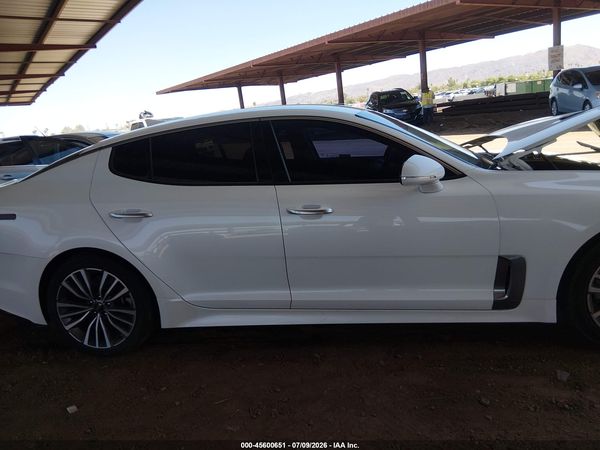 2019 KIA STINGER Base