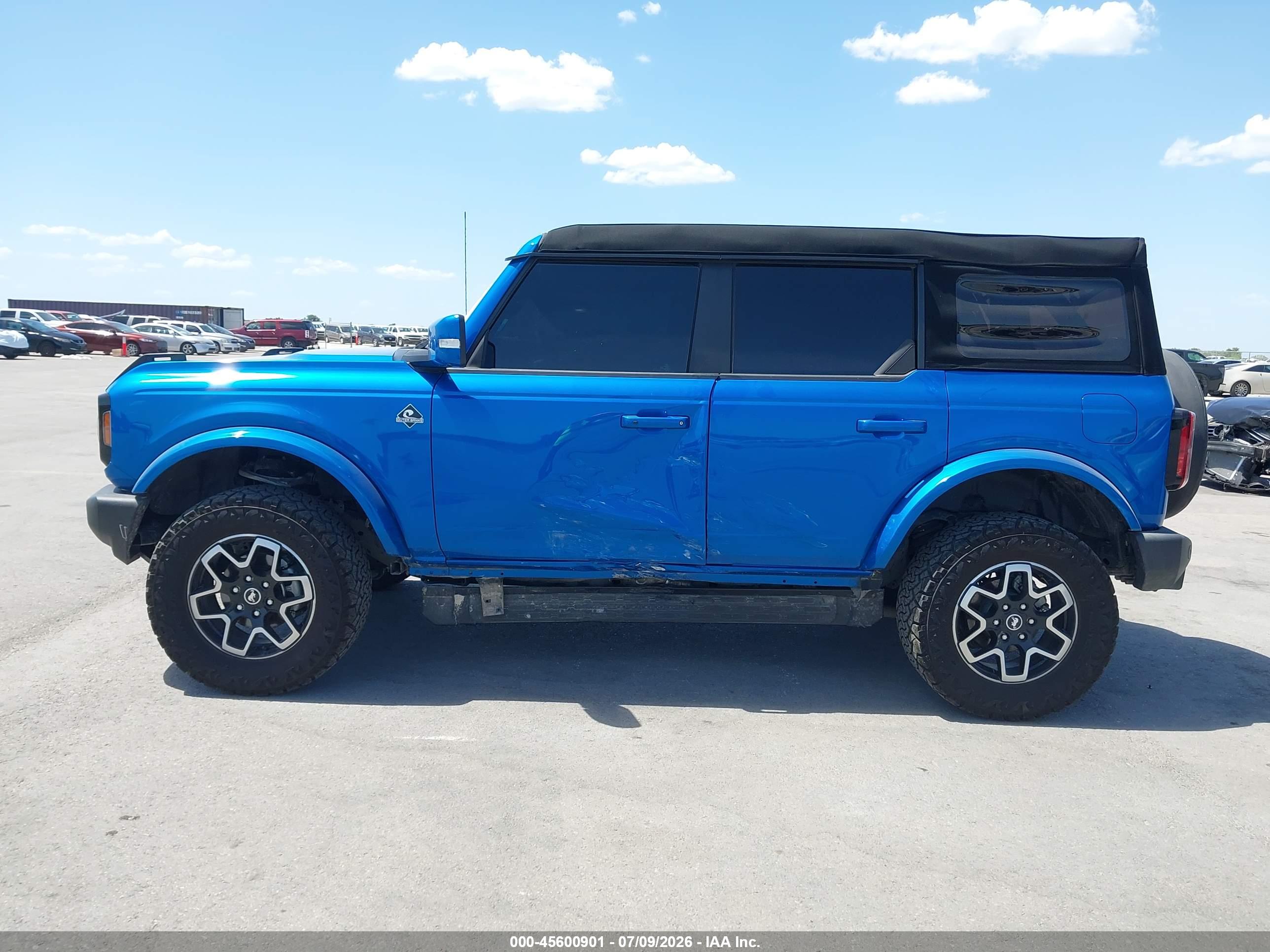 2023 FORD BRONCO OUTER BANKS