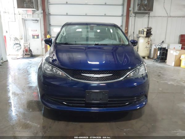 2020 CHRYSLER VOYAGER LX