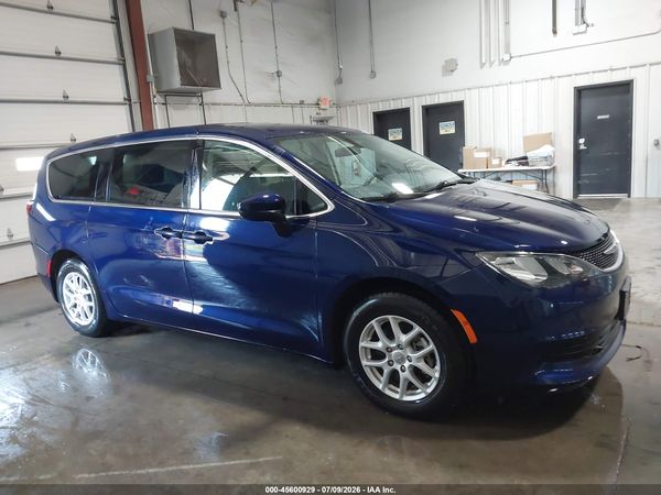 2020 CHRYSLER VOYAGER LX