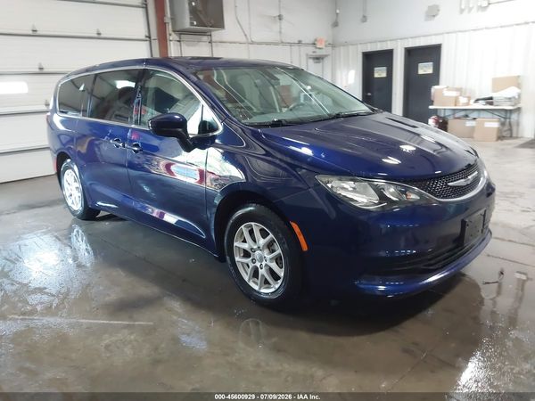 2020 CHRYSLER VOYAGER LX