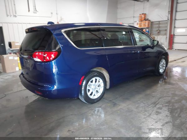 2020 CHRYSLER VOYAGER LX