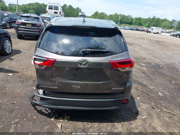 2018 TOYOTA HIGHLANDER XLE