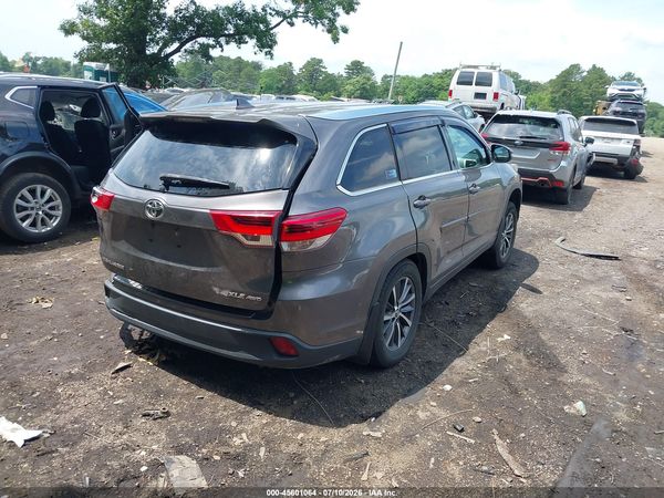 2018 TOYOTA HIGHLANDER XLE