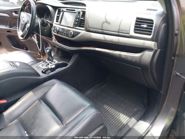 2018 TOYOTA HIGHLANDER XLE
