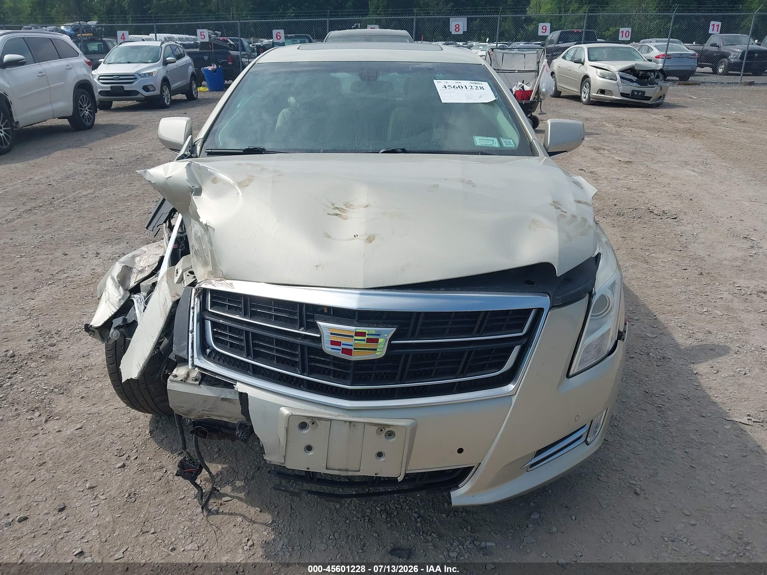 2016 CADILLAC XTS Luxury