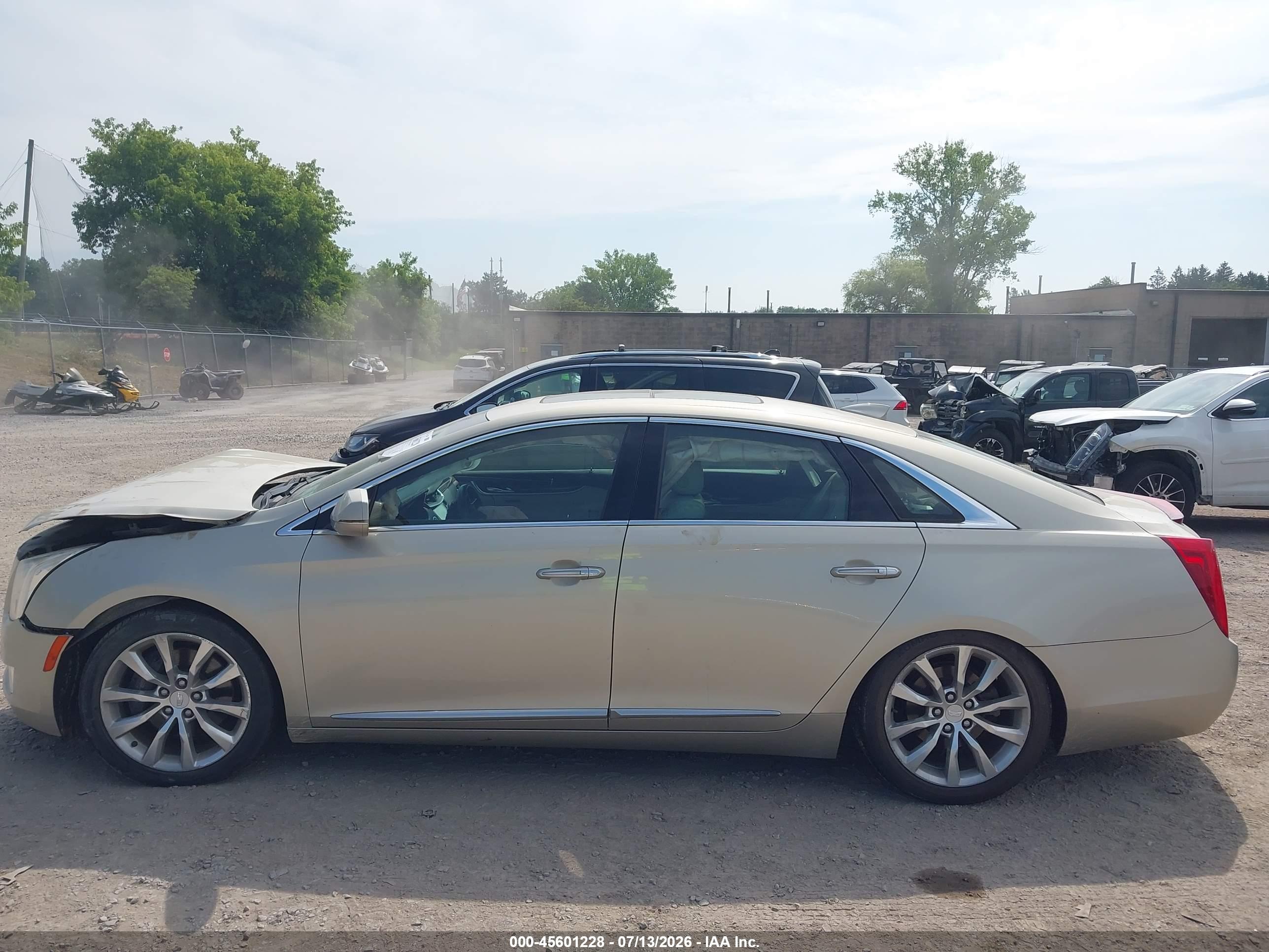 2016 CADILLAC XTS Luxury