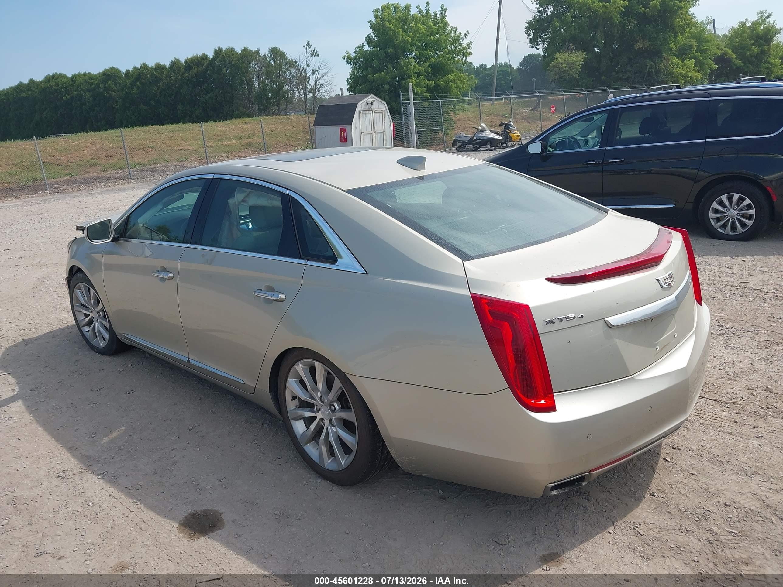 2016 CADILLAC XTS Luxury