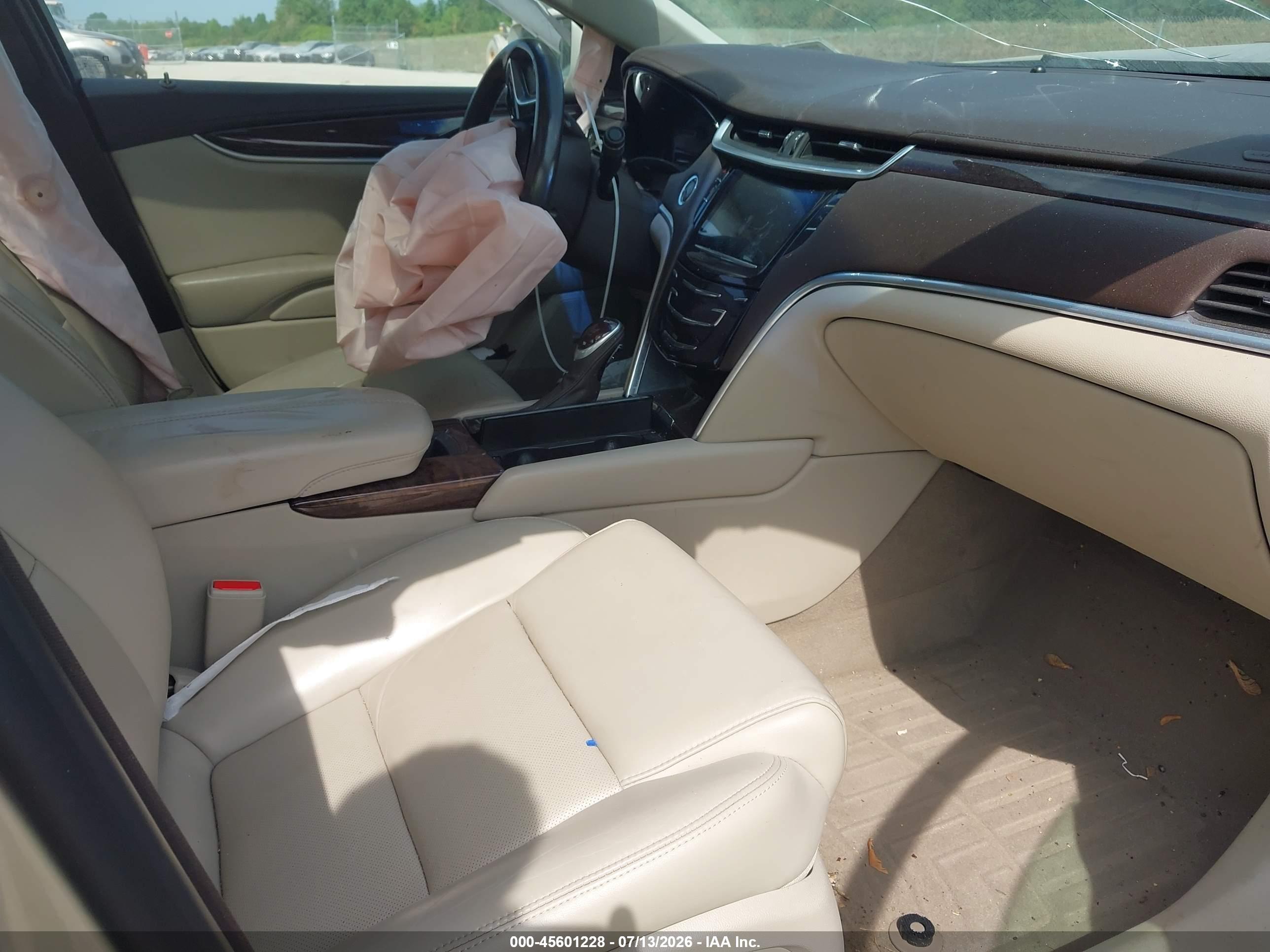 2016 CADILLAC XTS Luxury