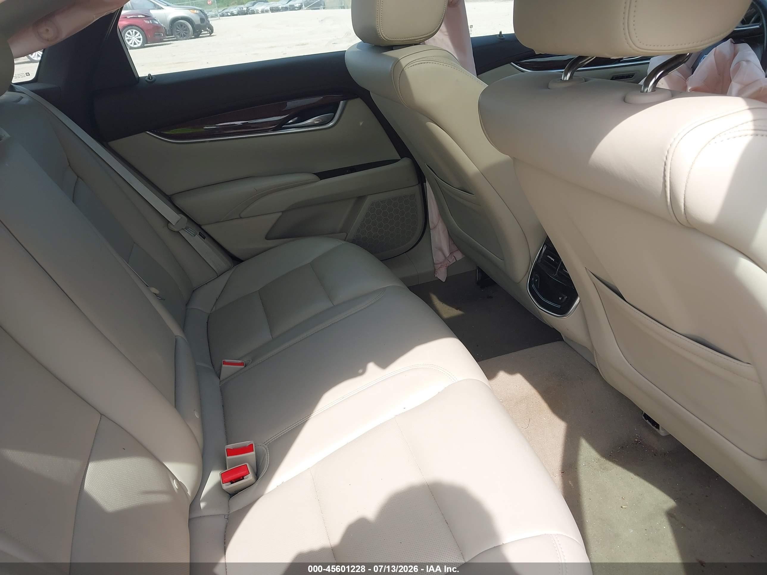 2016 CADILLAC XTS Luxury