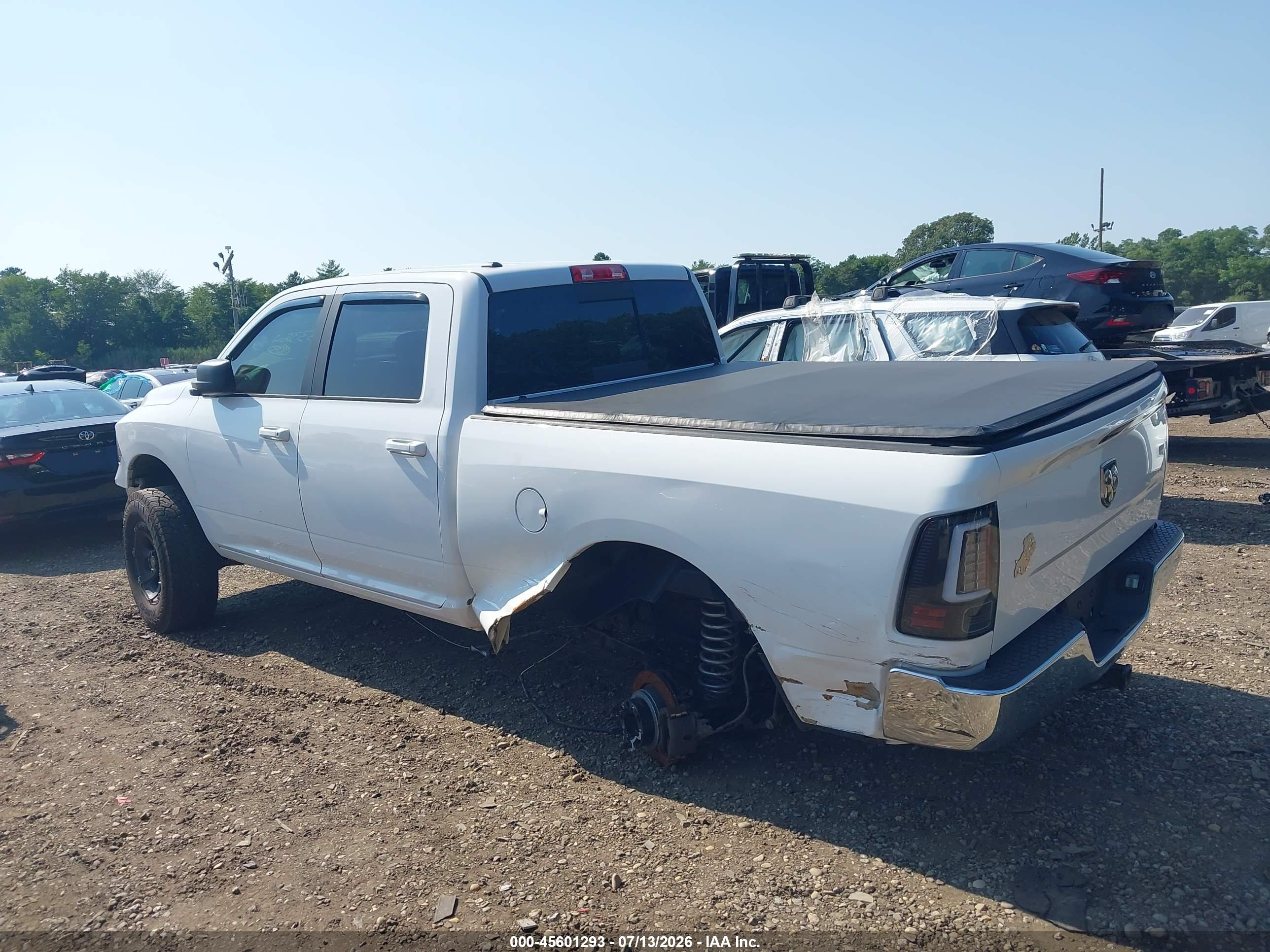 2019 RAM 1500 CLASSIC SLT  4X4 6'4 BOX