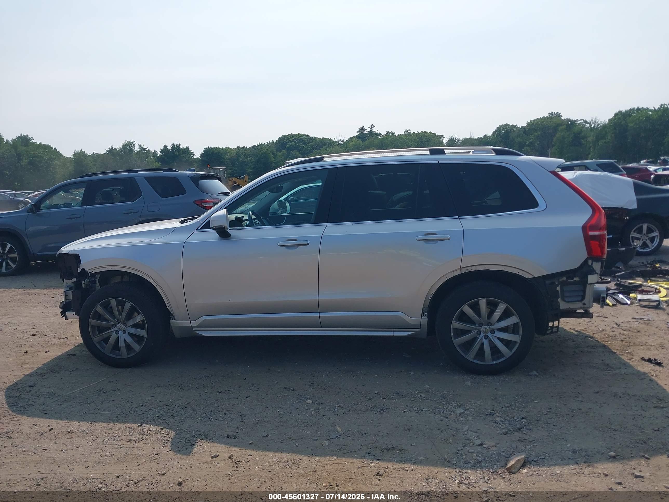 2018 VOLVO XC90 T6 MOMENTUM