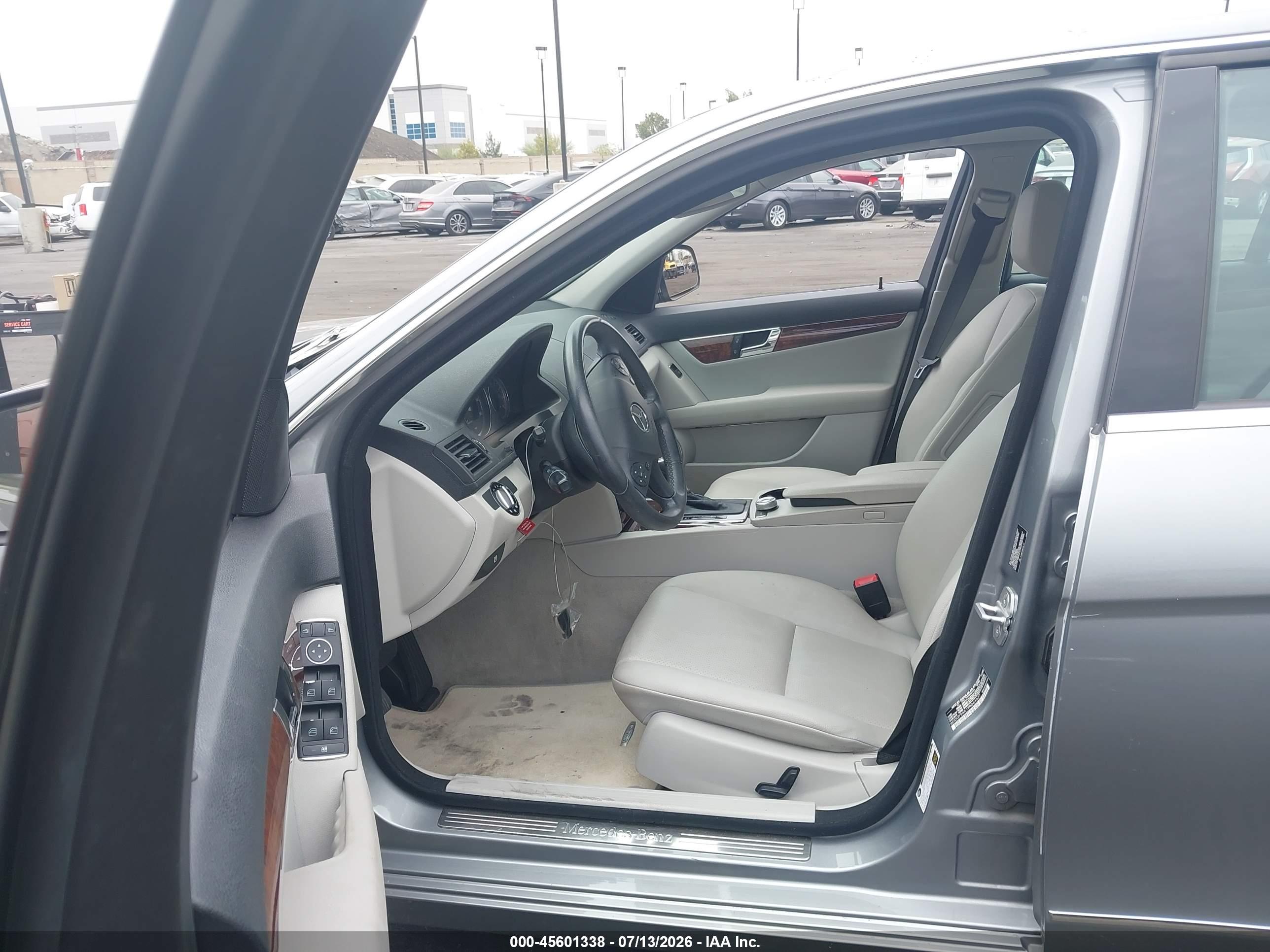 2009 MERCEDES-BENZ C 300 C300