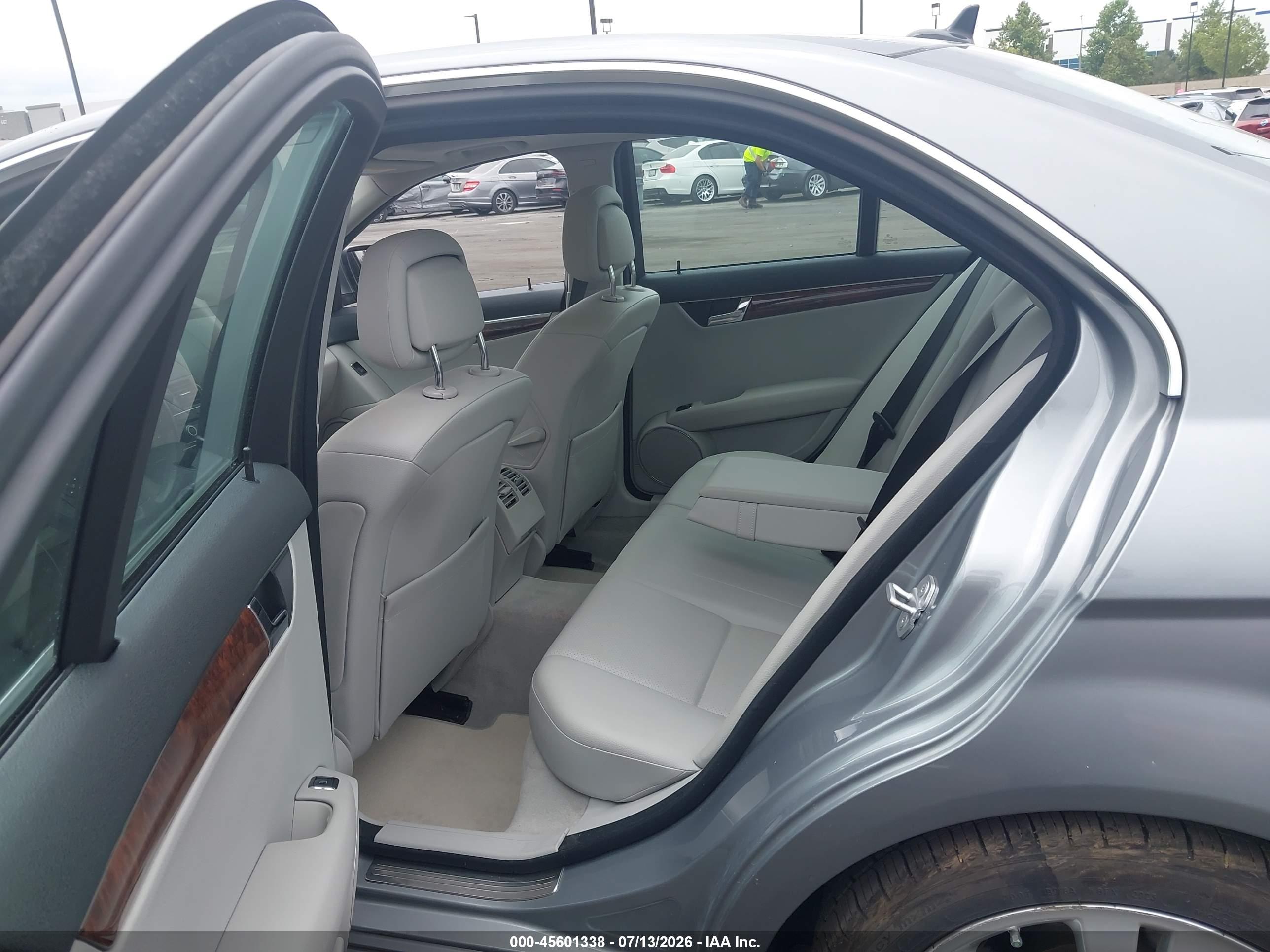 2009 MERCEDES-BENZ C 300 C300