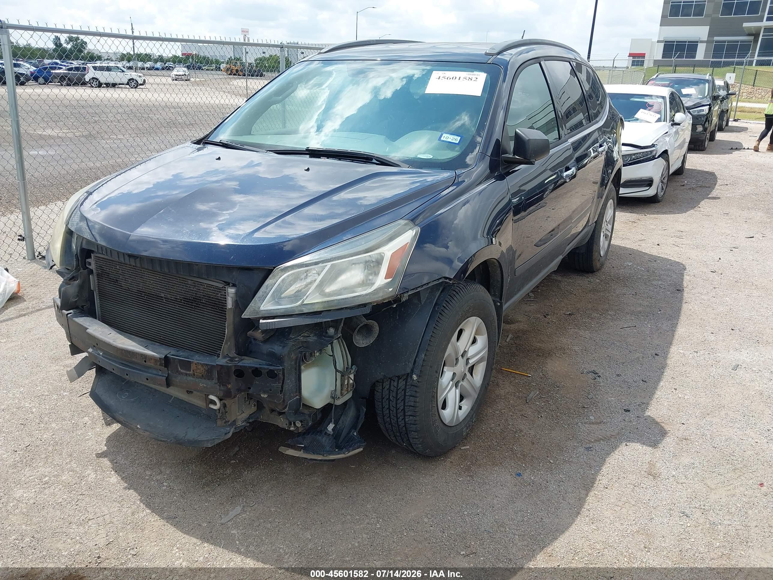 2017 CHEVROLET TRAVERSE LS — I2