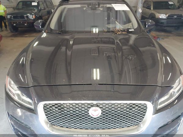 2018 JAGUAR F-PACE 25T PRESTIGE