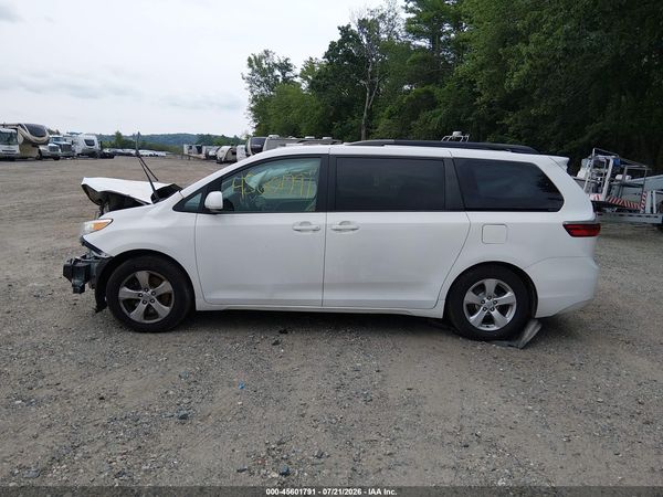 2015 TOYOTA SIENNA LE 8 PASSENGER