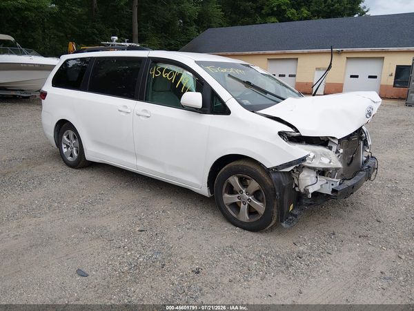 2015 TOYOTA SIENNA LE 8 PASSENGER