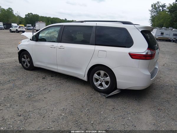 2015 TOYOTA SIENNA LE 8 PASSENGER