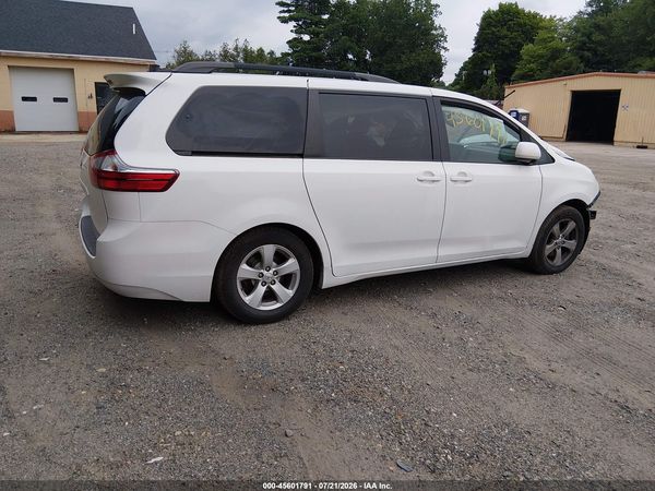 2015 TOYOTA SIENNA LE 8 PASSENGER