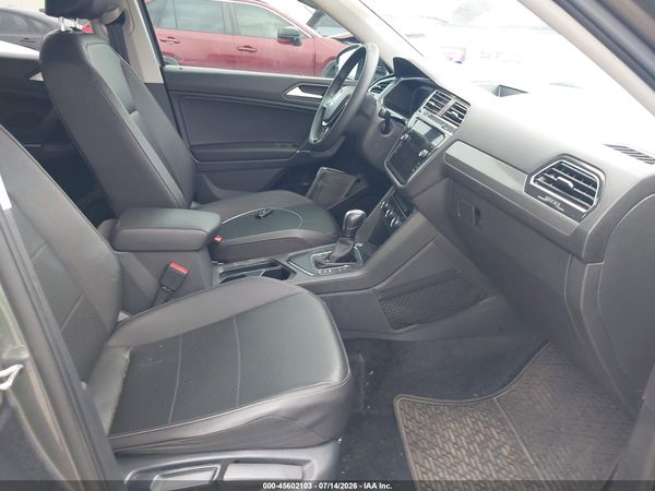 2020 VOLKSWAGEN TIGUAN — I5