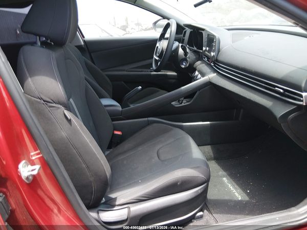 2022 HYUNDAI ELANTRA SE