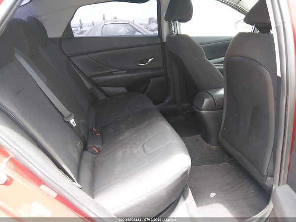 2022 HYUNDAI ELANTRA SE