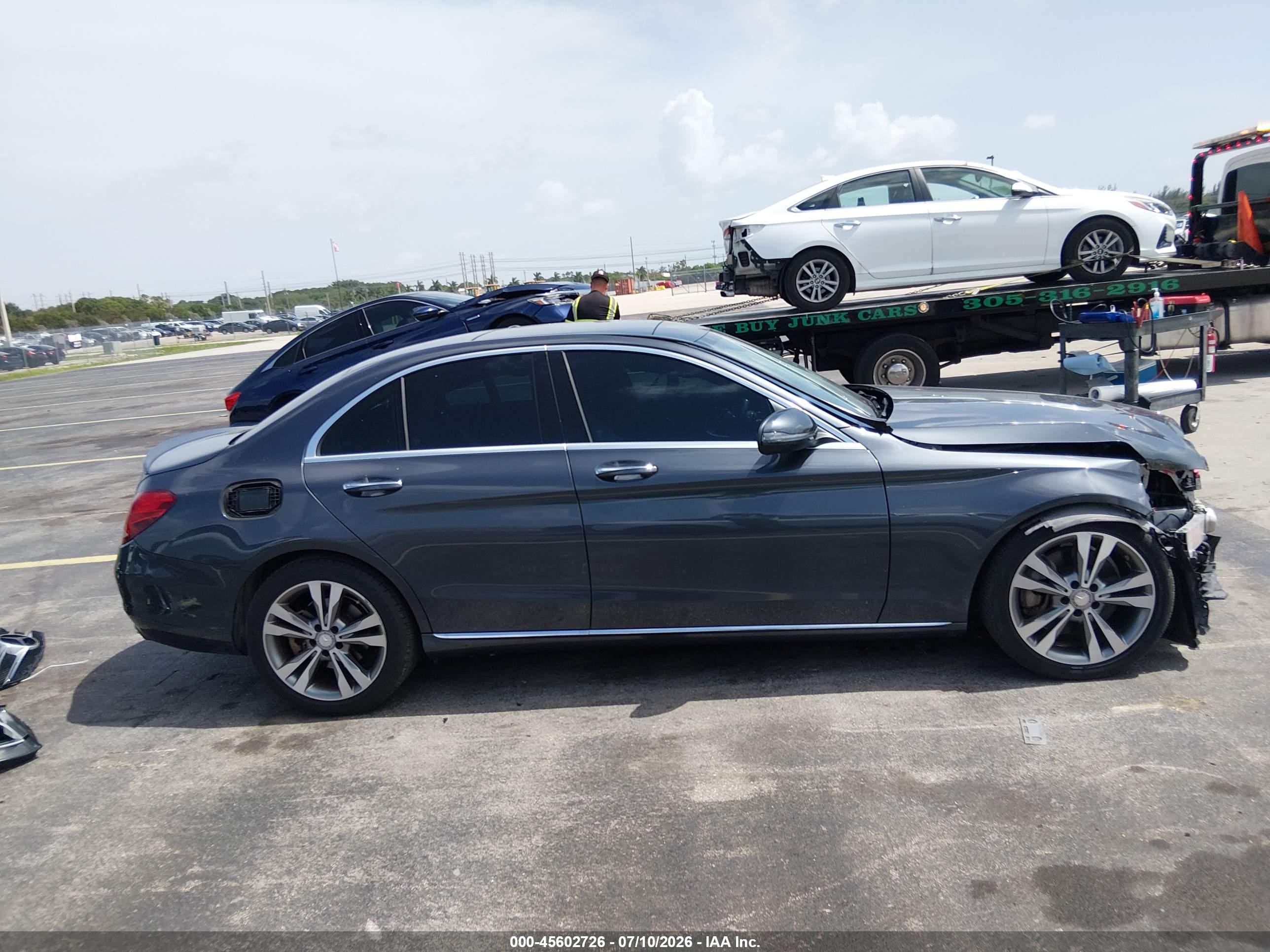 2016 MERCEDES-BENZ C 300 LUXURY