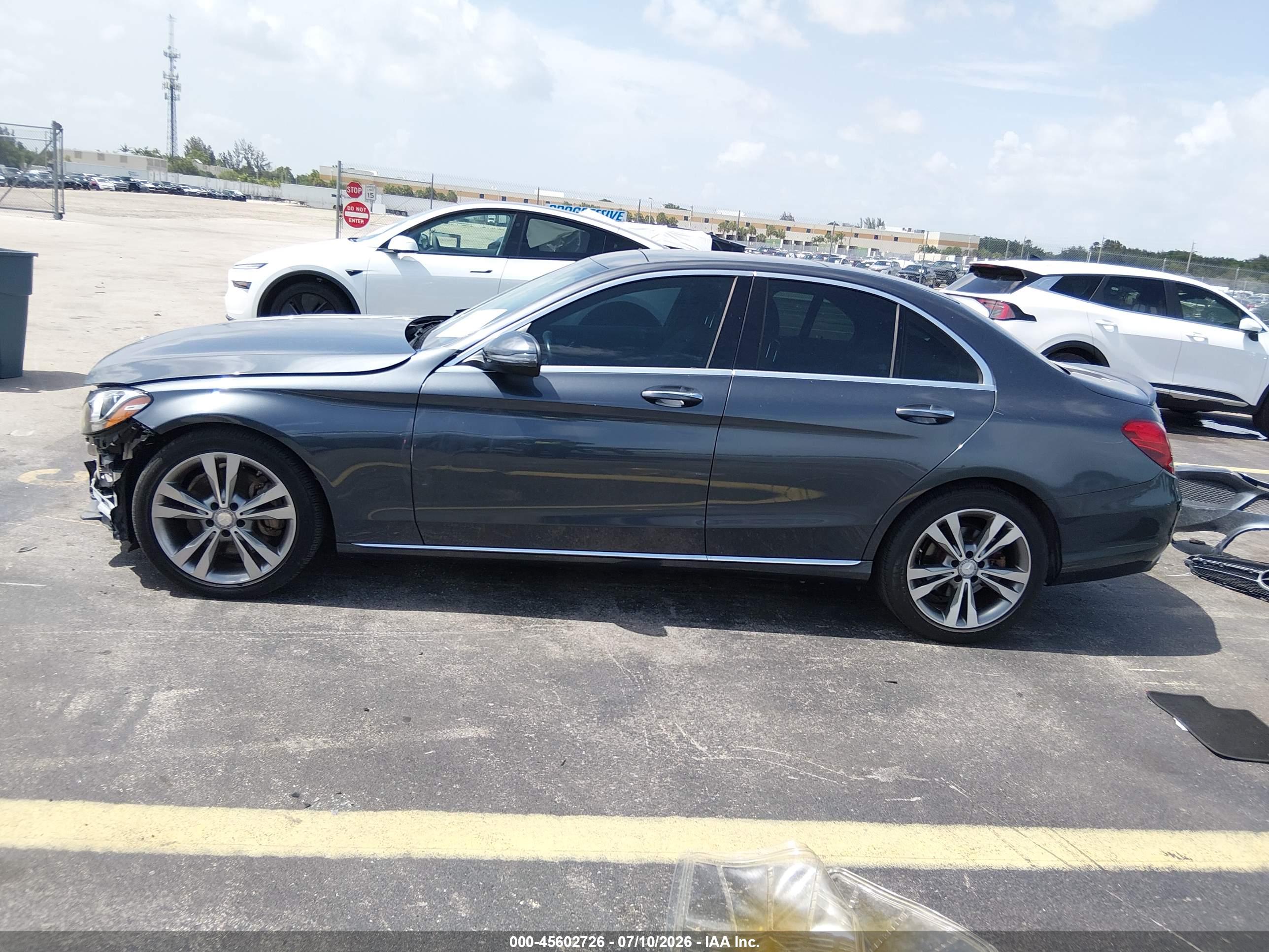 2016 MERCEDES-BENZ C 300 LUXURY