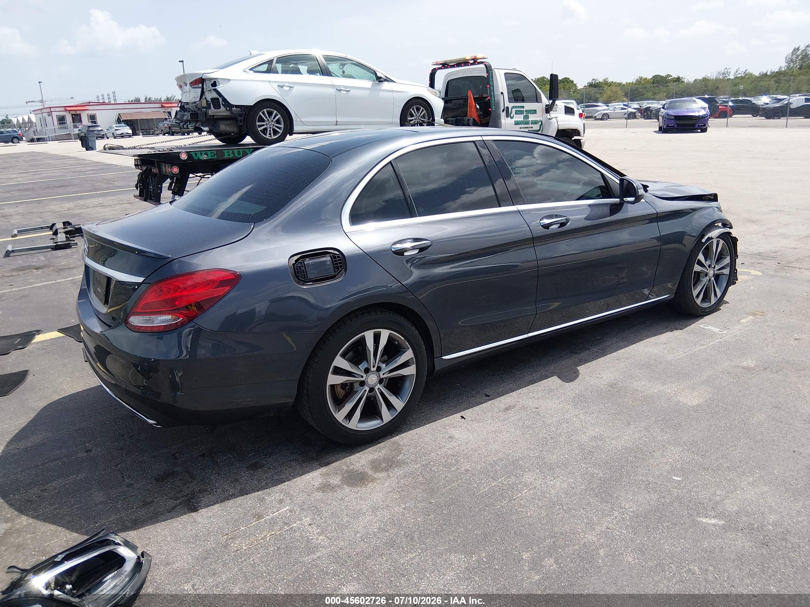 2016 MERCEDES-BENZ C 300 LUXURY