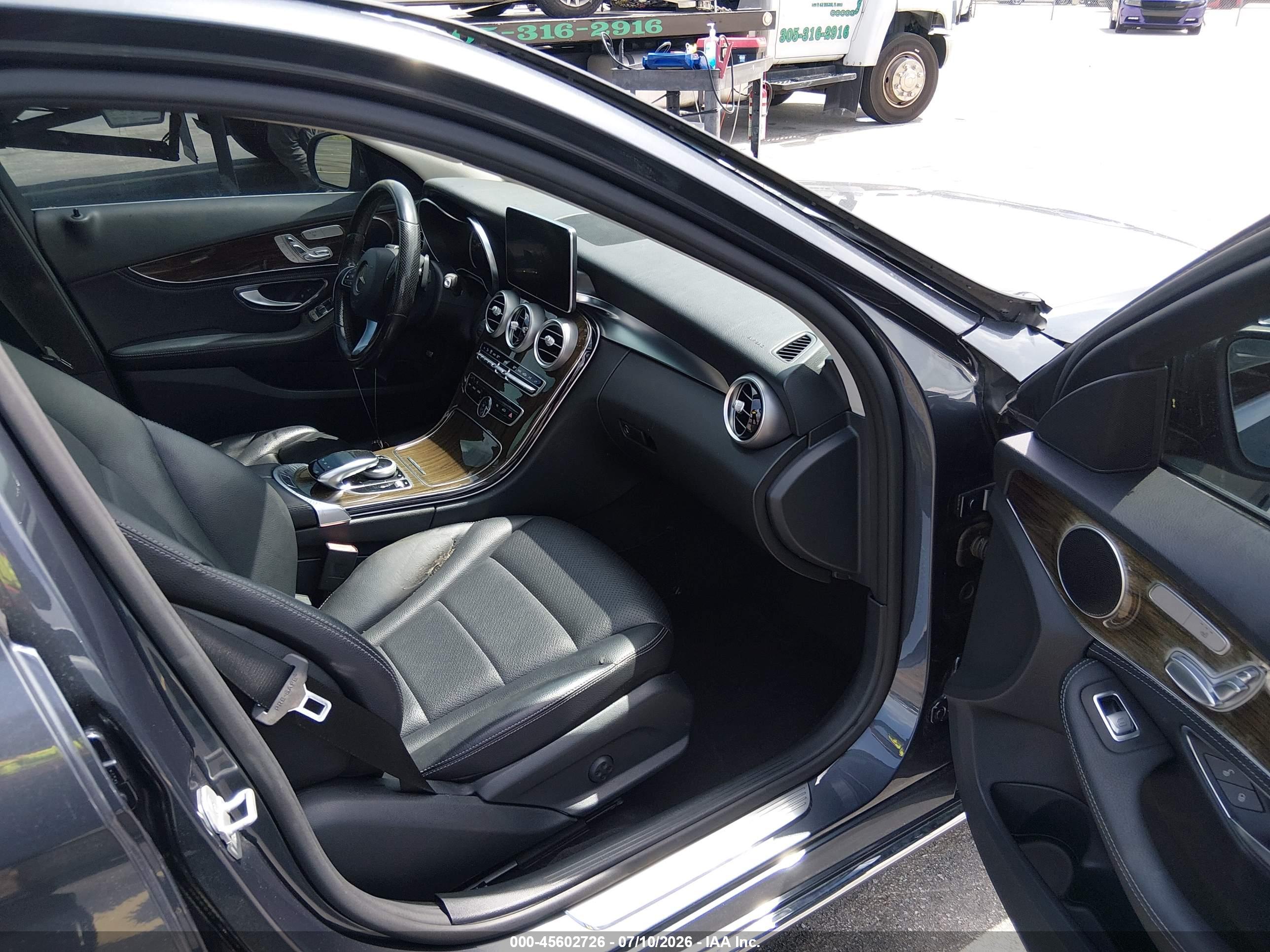 2016 MERCEDES-BENZ C 300 LUXURY