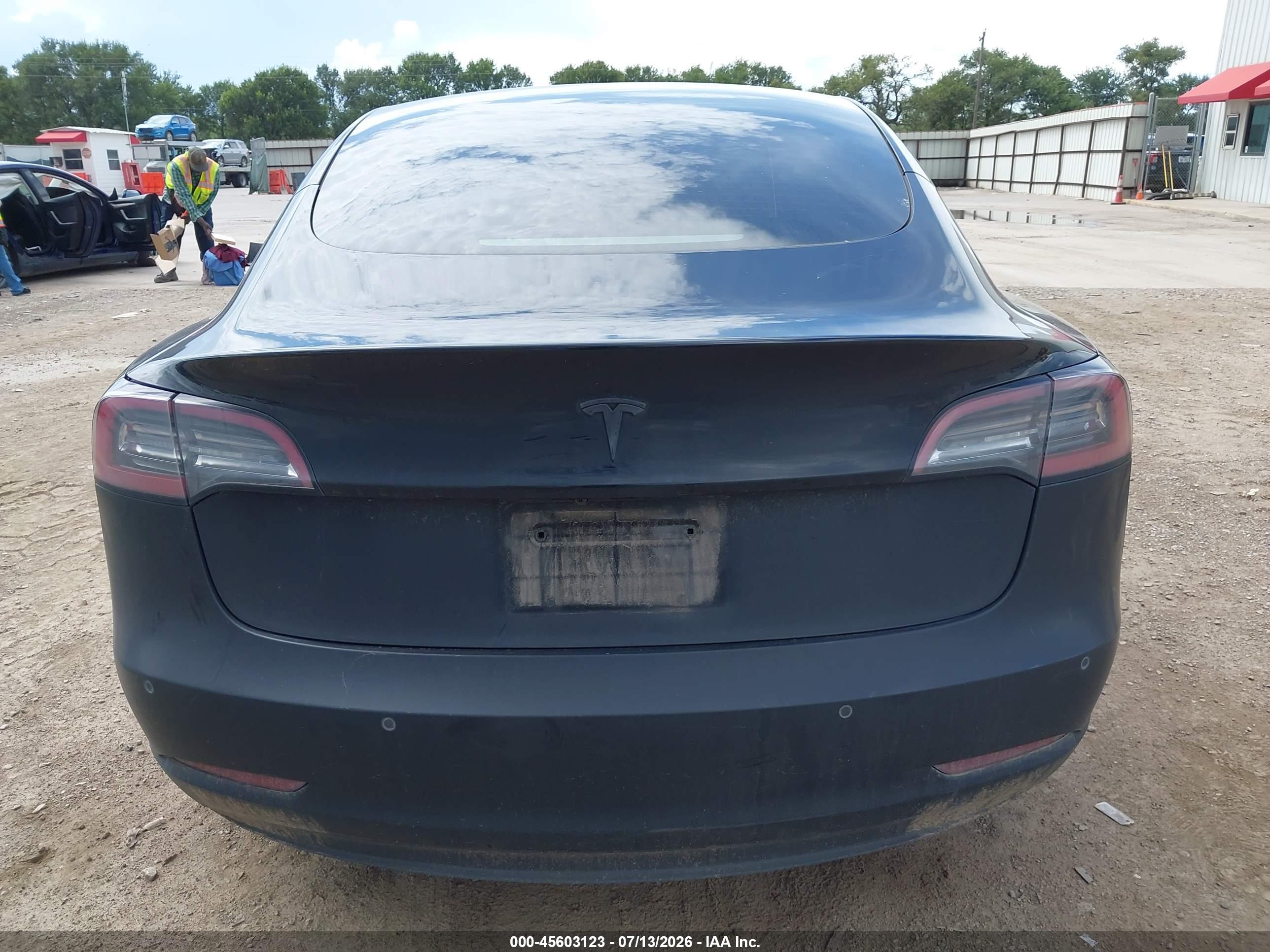 2022 TESLA MODEL 3