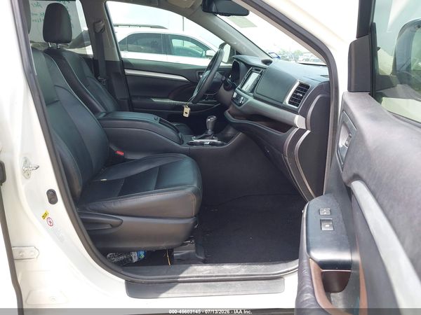 2016 TOYOTA HIGHLANDER XLE V6