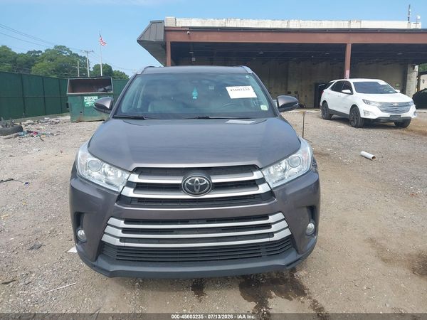 2019 TOYOTA HIGHLANDER XLE