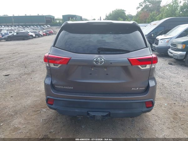 2019 TOYOTA HIGHLANDER XLE