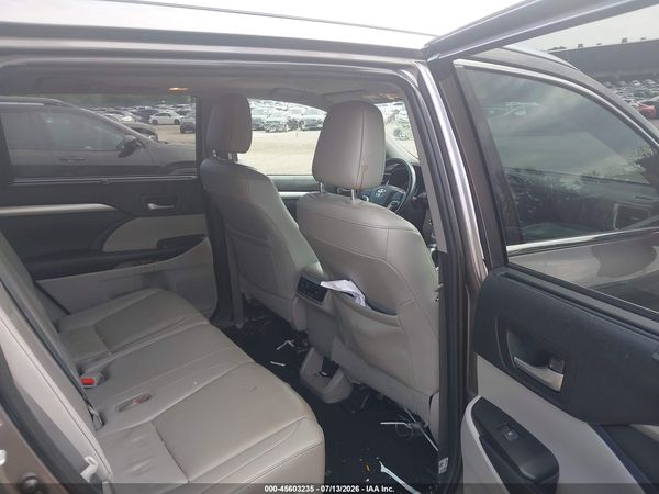 2019 TOYOTA HIGHLANDER XLE