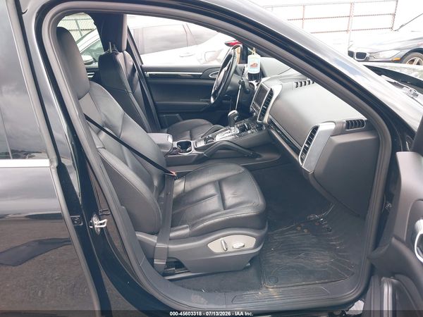 2012 PORSCHE CAYENNE