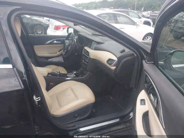 2018 INFINITI QX30 PREMIUM