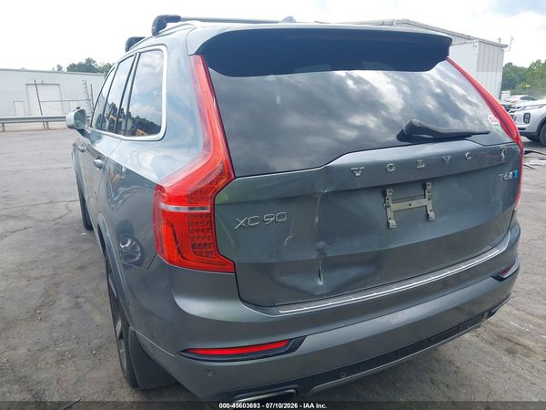 2017 VOLVO XC90 T6 R-DESIGN
