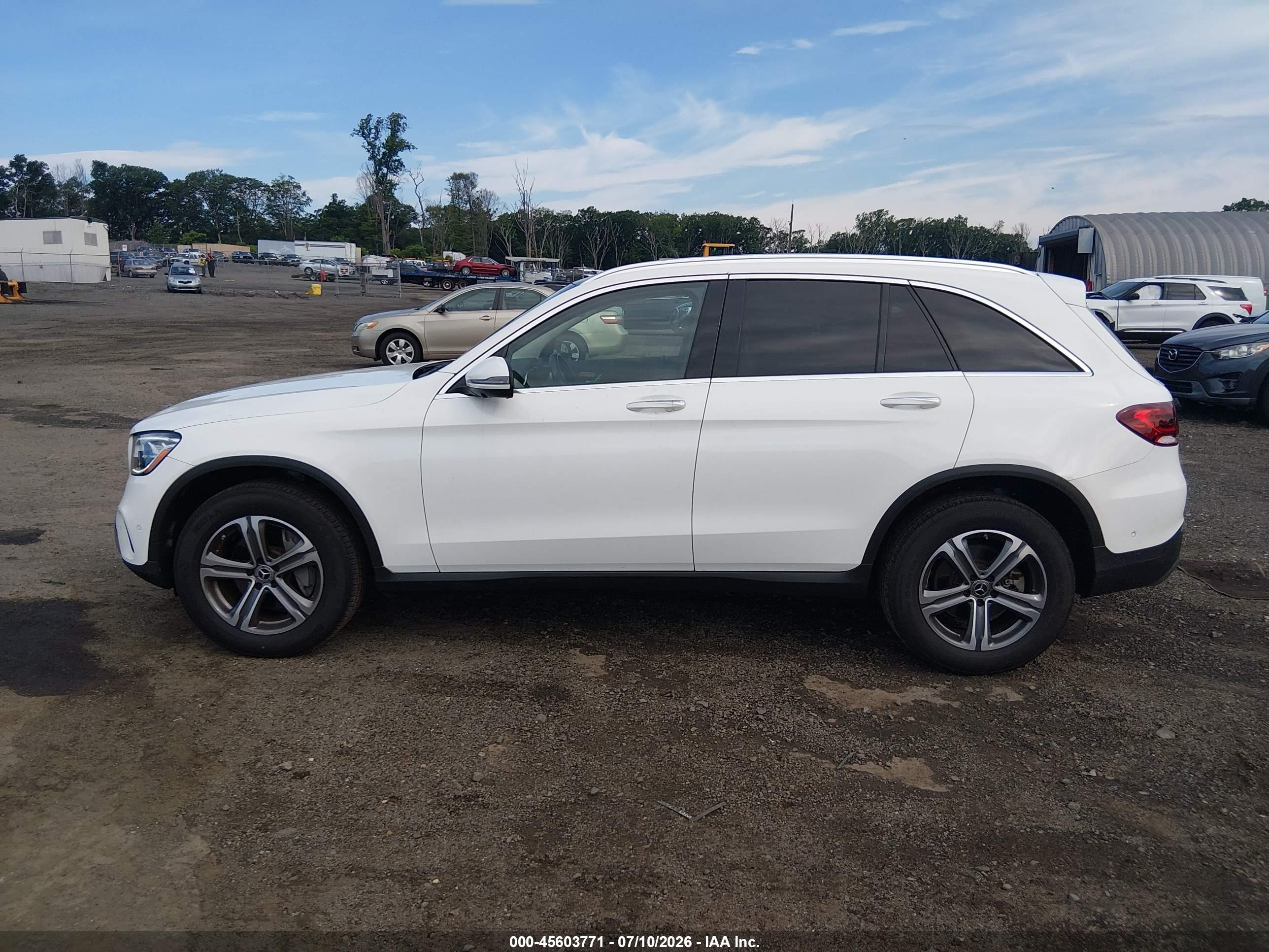 2021 MERCEDES-BENZ GLC 300 4MATIC SUV