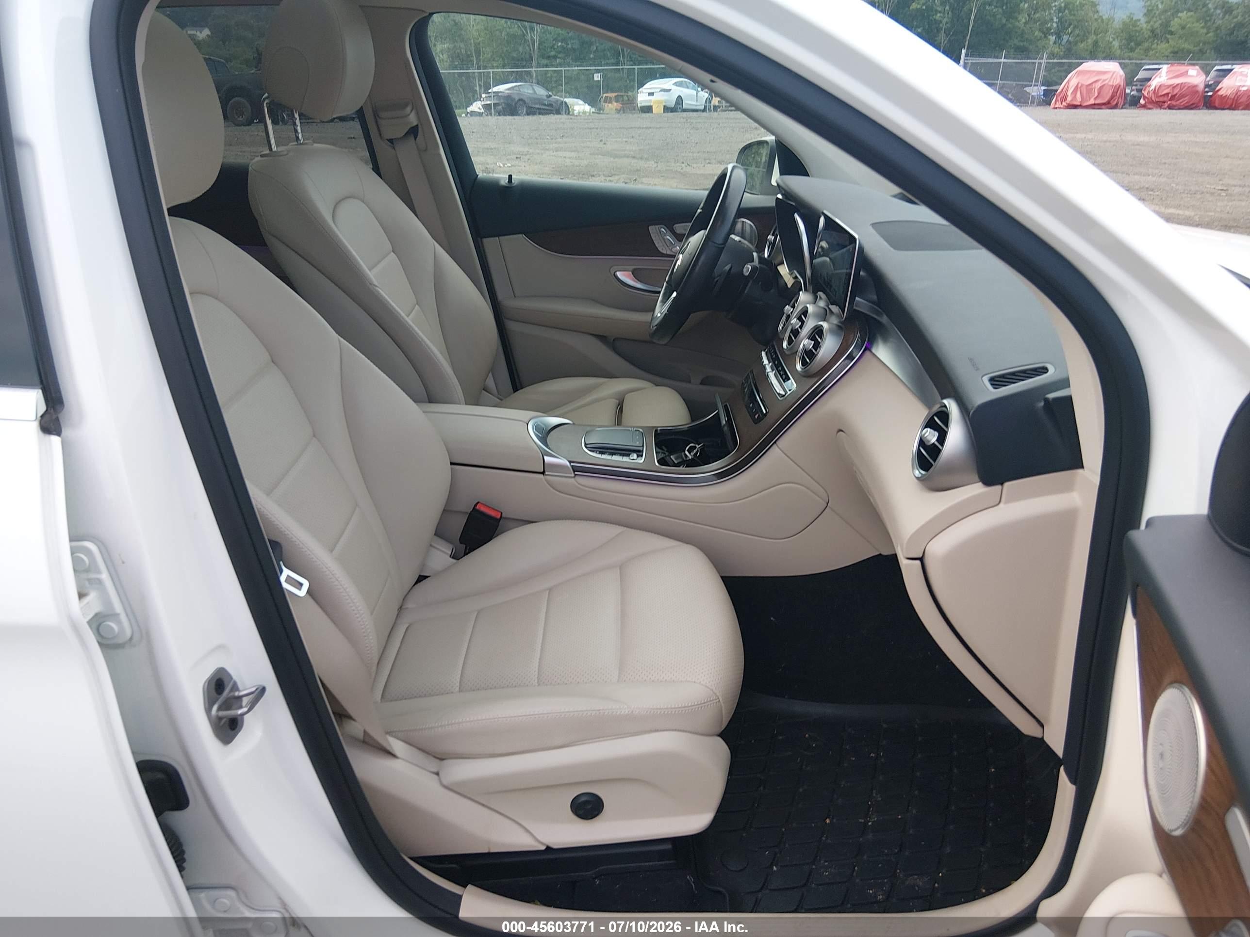 2021 MERCEDES-BENZ GLC 300 4MATIC SUV
